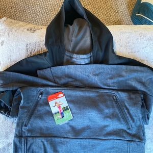 New with tags North Face women’s performance hoodie L